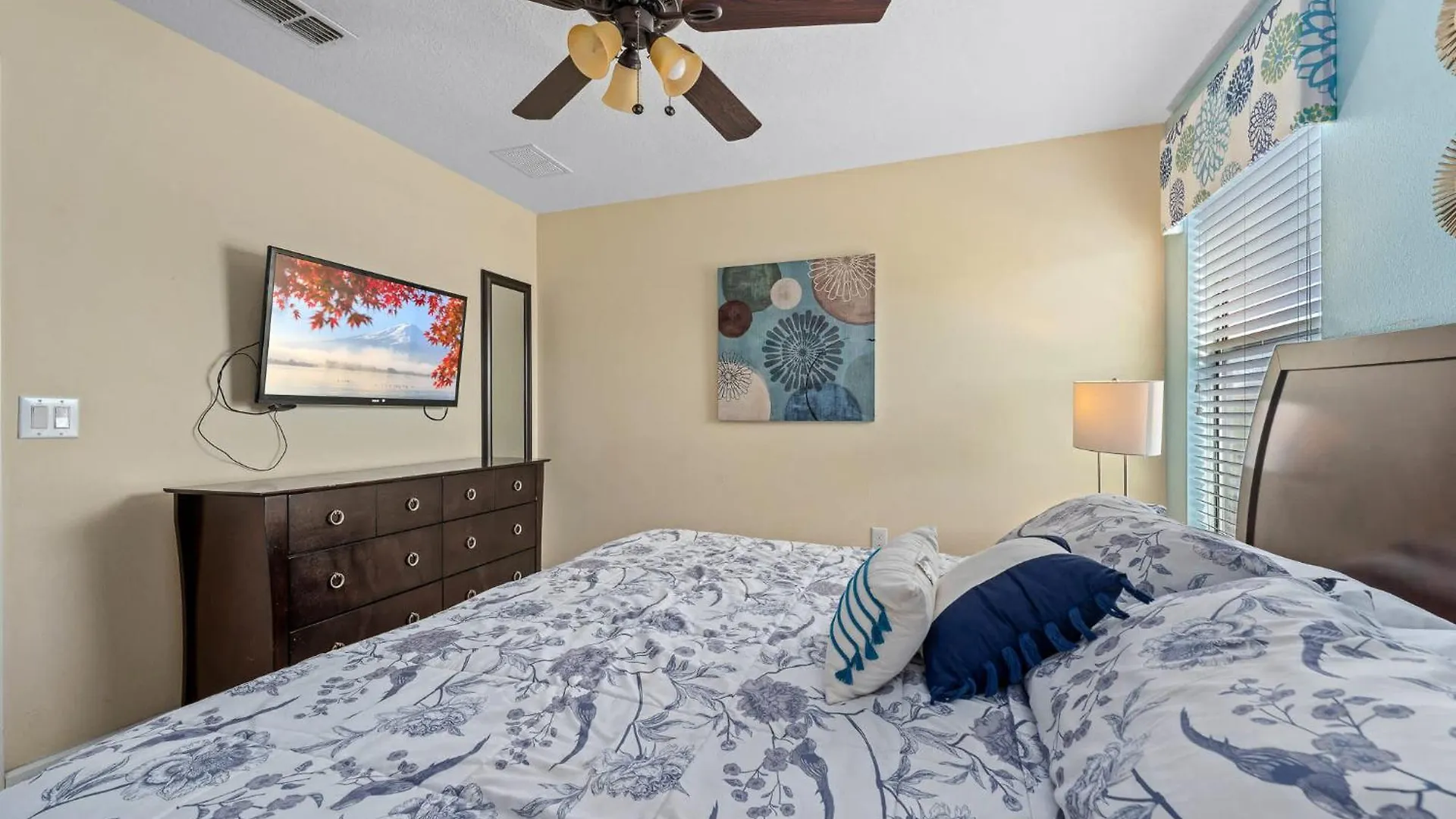 Heated Pool Villa & Free Waterpark Near Disney Davenport 0*,  United States
