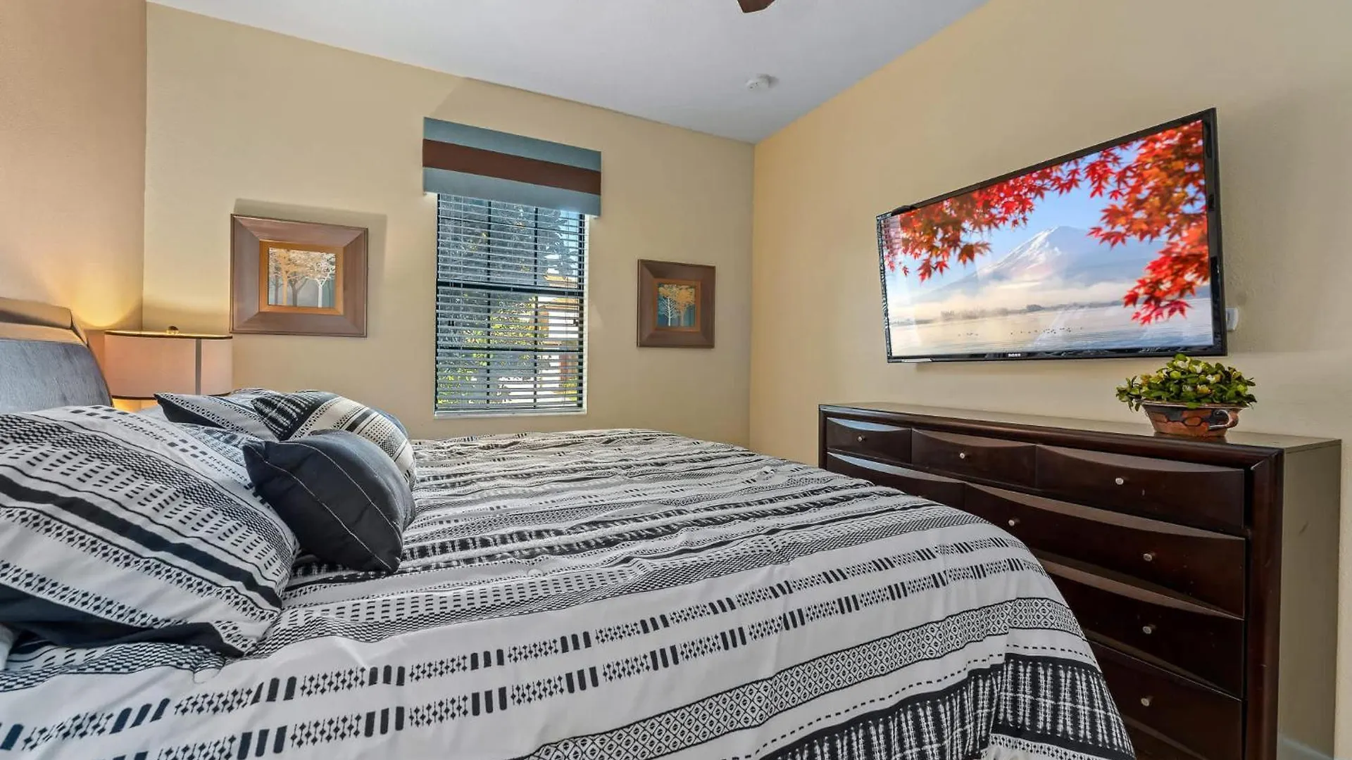 Heated Pool Villa & Free Waterpark Near Disney Davenport