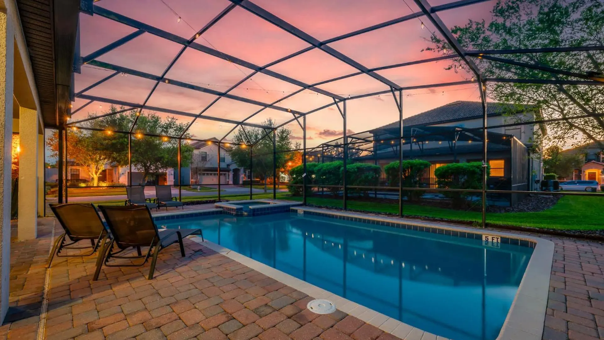 Heated Pool Villa & Free Waterpark Near Disney Davenport