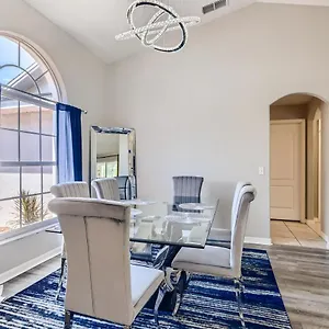 Villa New Modern Relaxing 4 Bedroom Pool Near Disney's Parks, Davenport